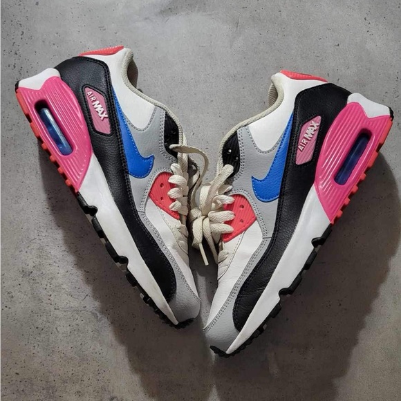 Nike Shoes - Nike air max 90